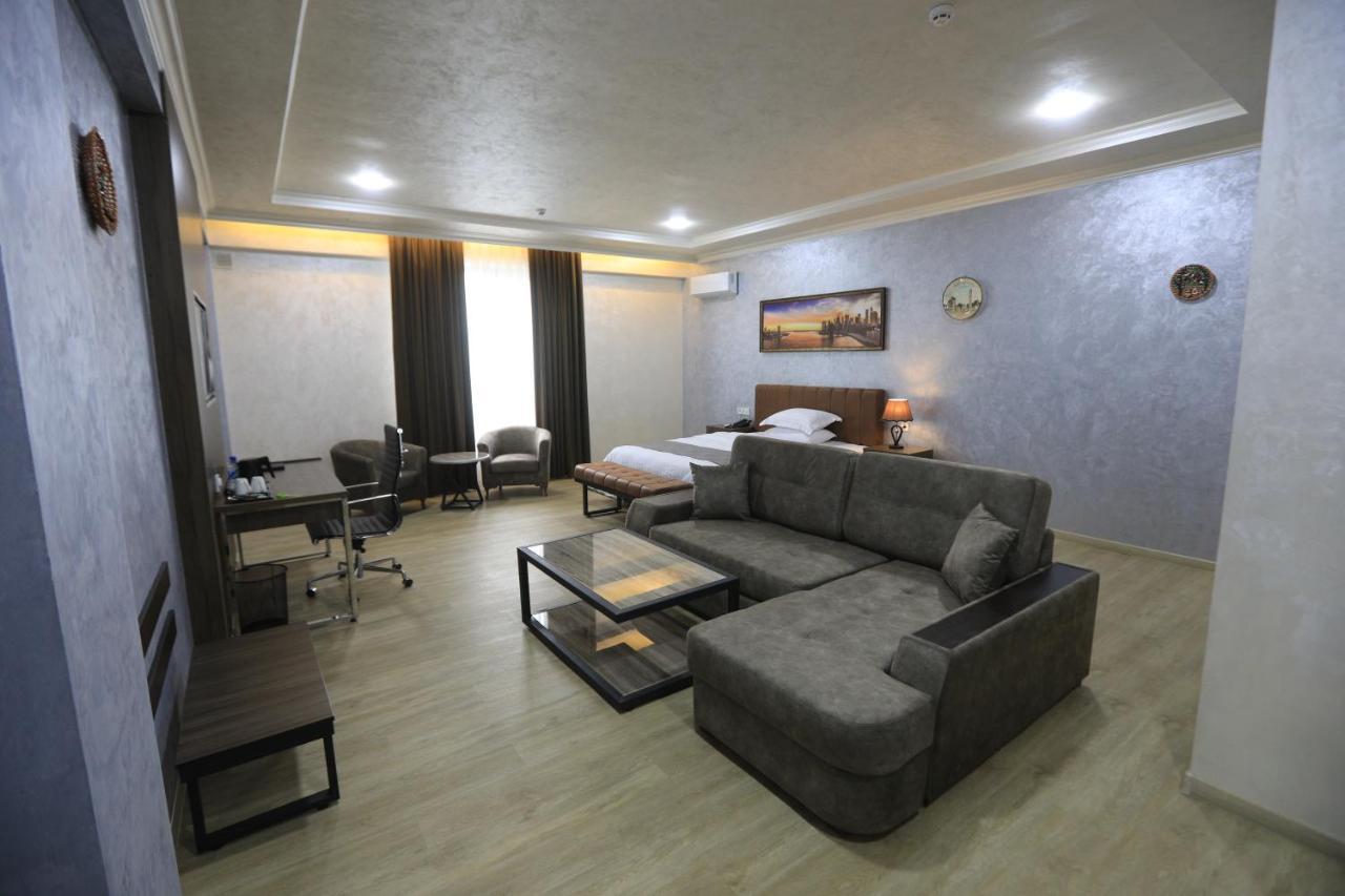 Chlnor Hotel Andizan Buitenkant foto