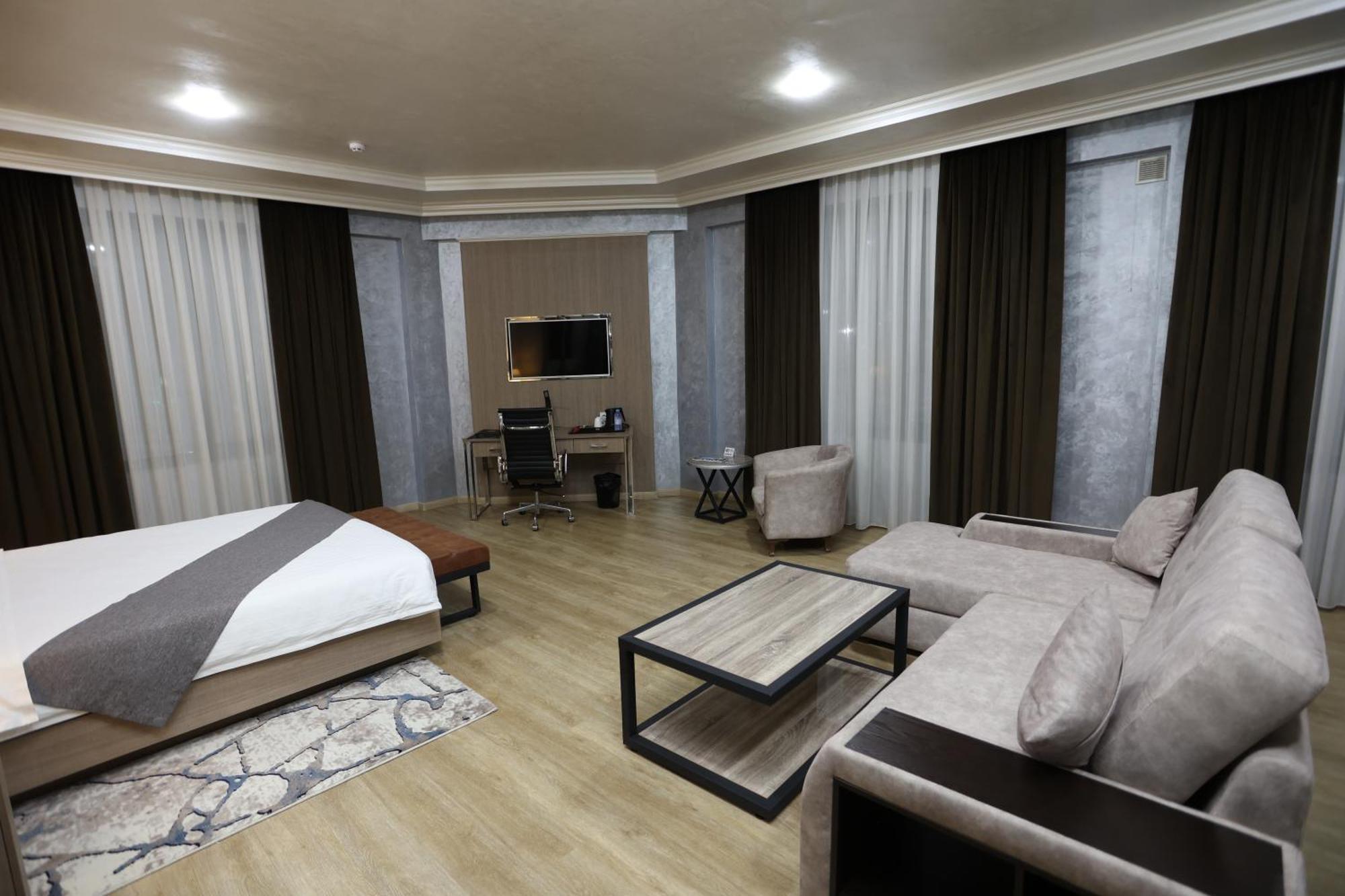 Chlnor Hotel Andizan Buitenkant foto