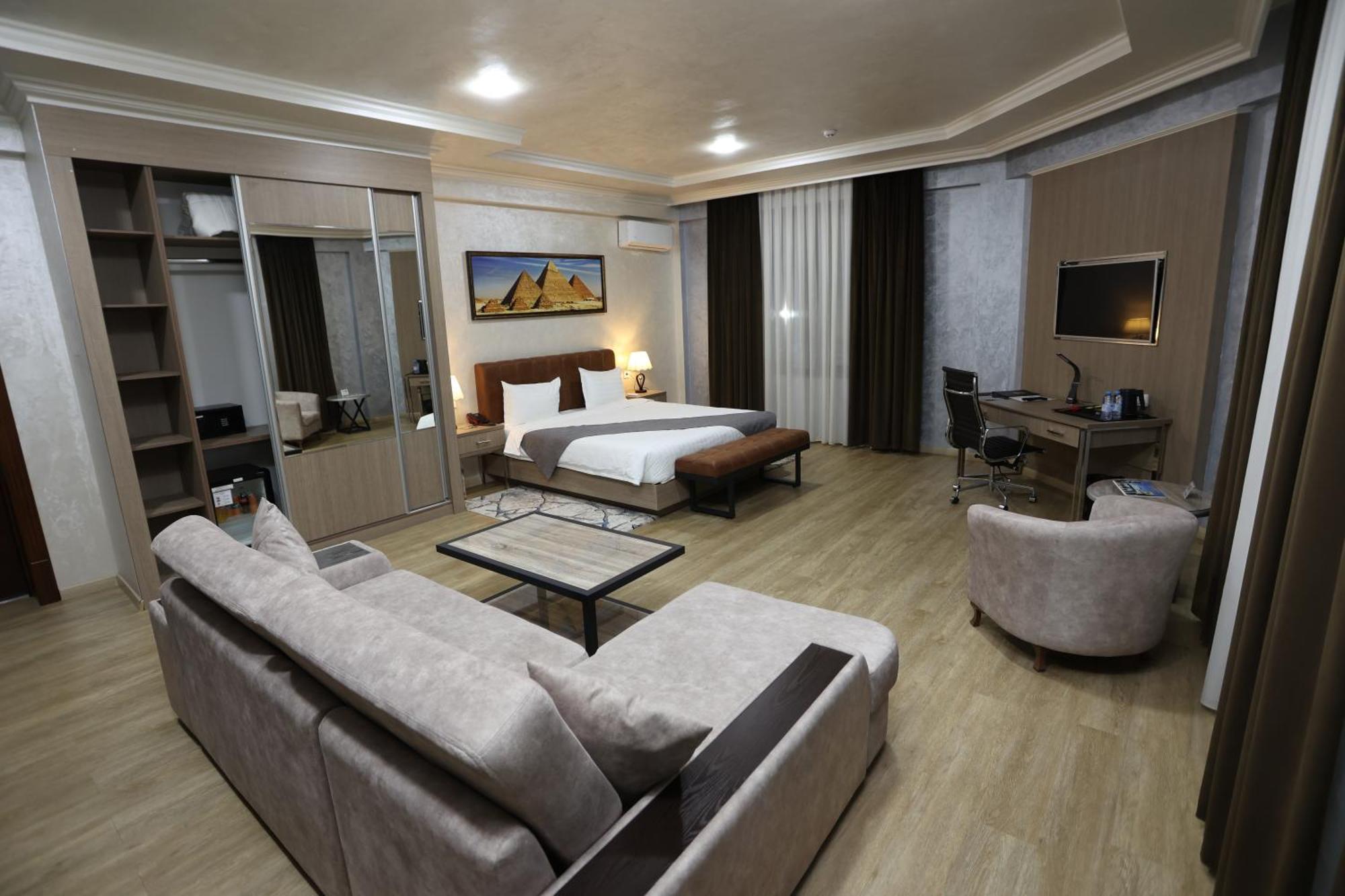 Chlnor Hotel Andizan Buitenkant foto
